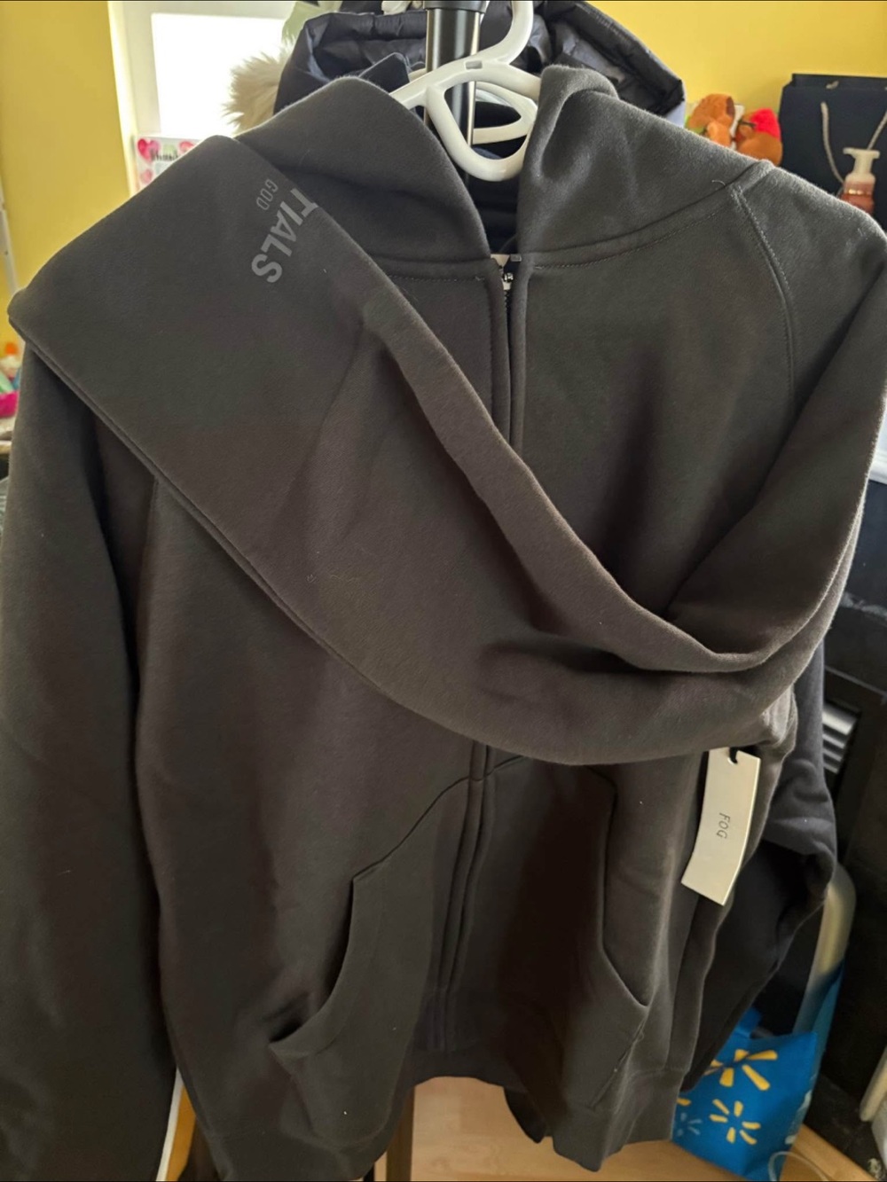 Essential Zip up L